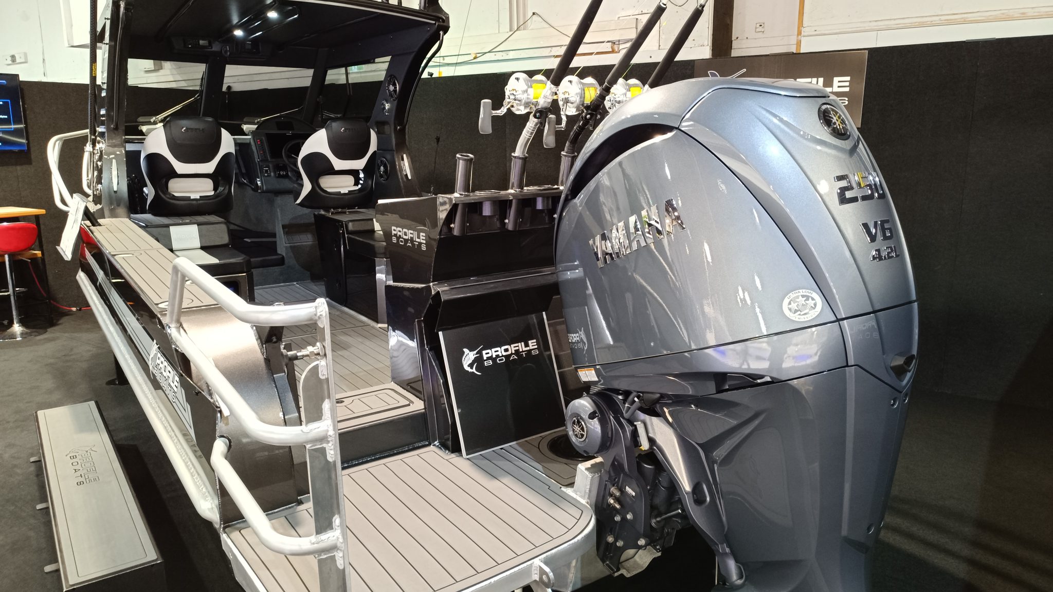 Profile Boats 735H Platinum F250