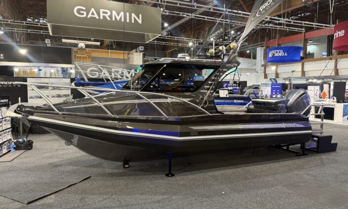 Profile Boats 735H Platinum Yamaha F250 Helm Master EX
