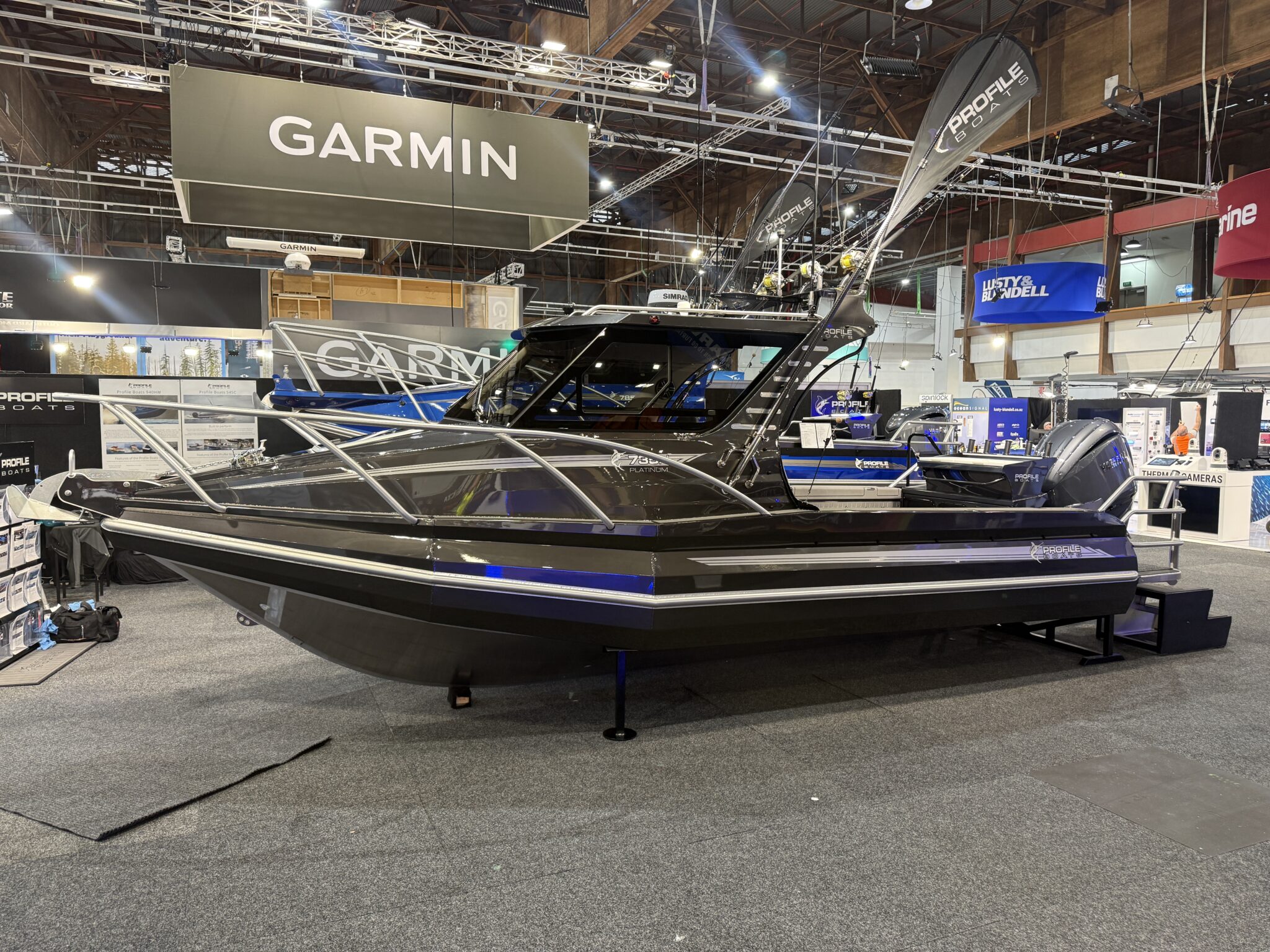 Profile Boats 735H Platinum Yamaha F250 Helm Master EX