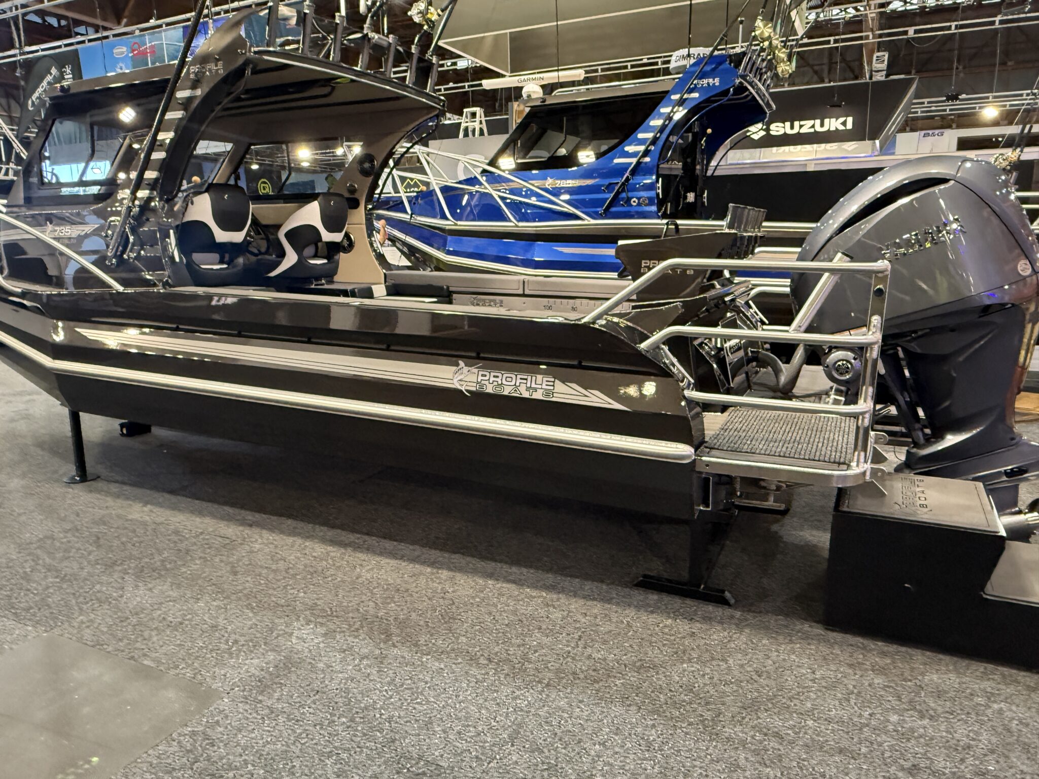 Profile Boats 735H Platinum Yamaha F250 Helm Master EX