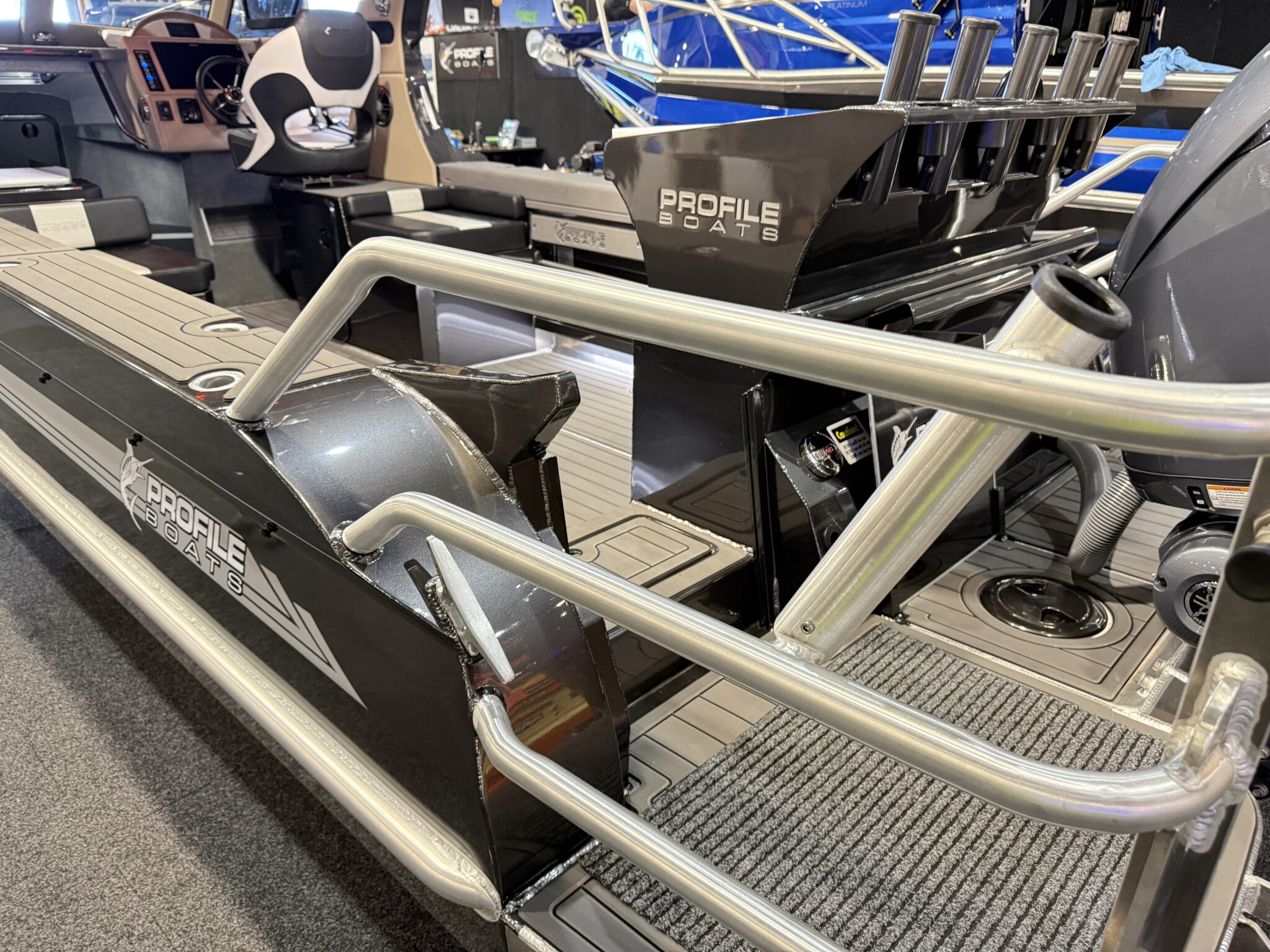 Profile Boats 735H Platinum Yamaha F250 Helm Master EX
