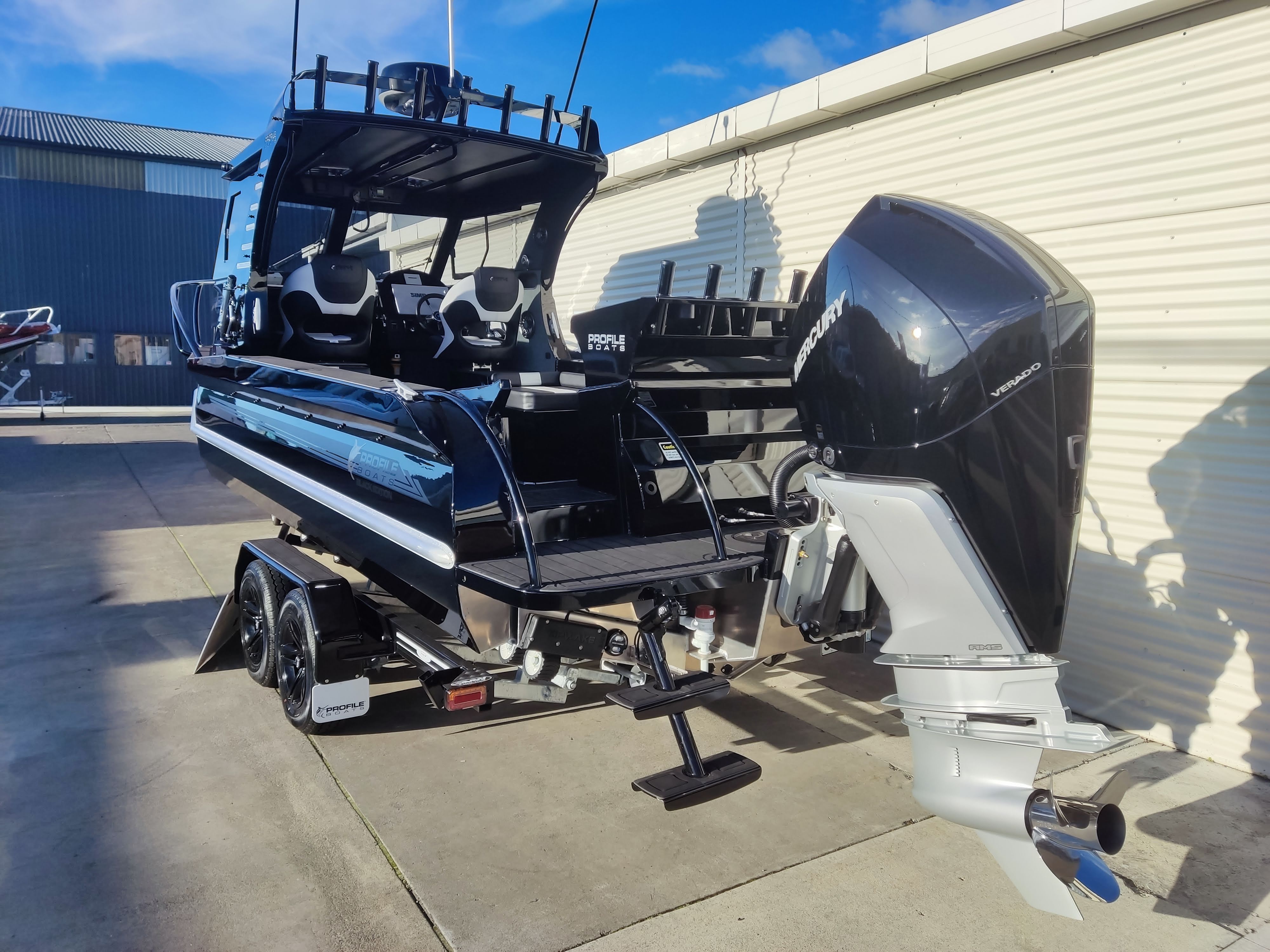 Profile Boats 735H Platinum “Black Edition” Mercury Verado V8 (2023)