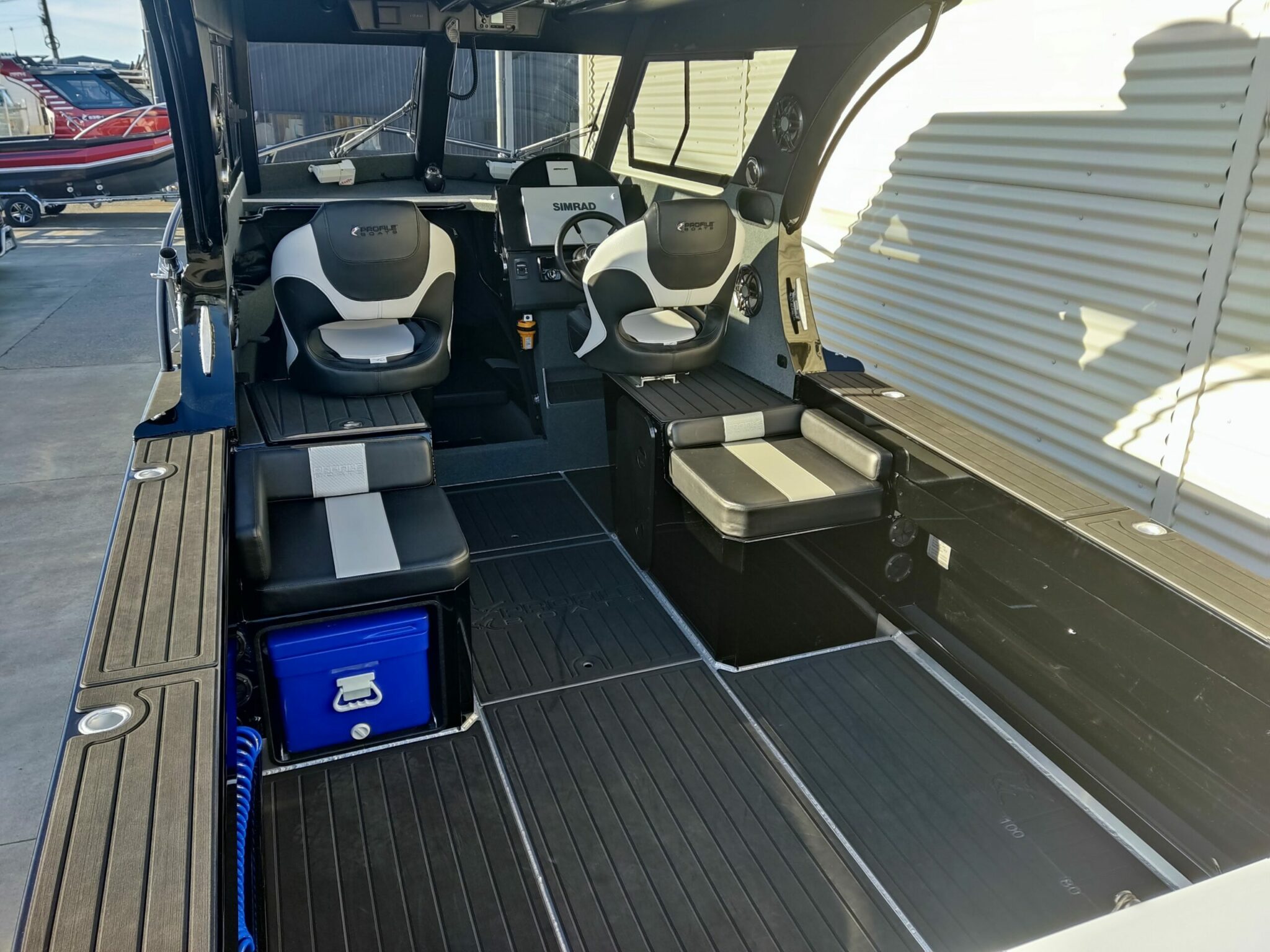 Profile Boats 735H Platinum “Black Edition” Mercury Verado V8 (2023)