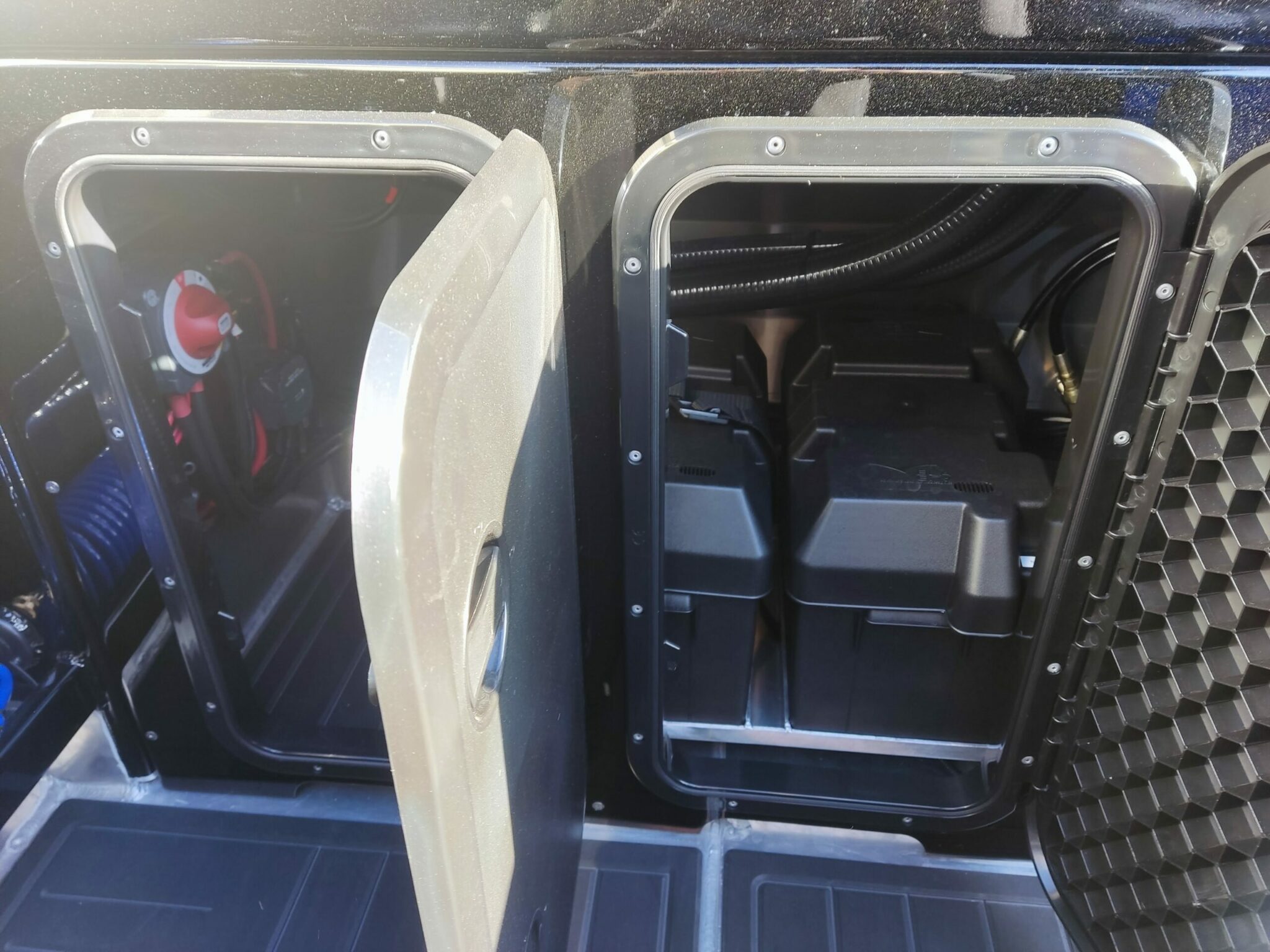 Profile Boats 735H Platinum “Black Edition” Mercury Verado V8 (2023)