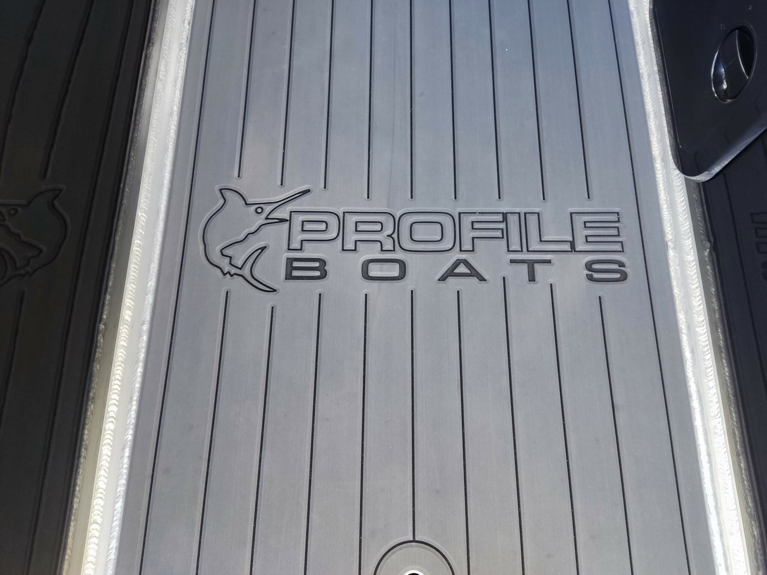 Profile Boats 635H Platinum New F200XSA Helmaster EX