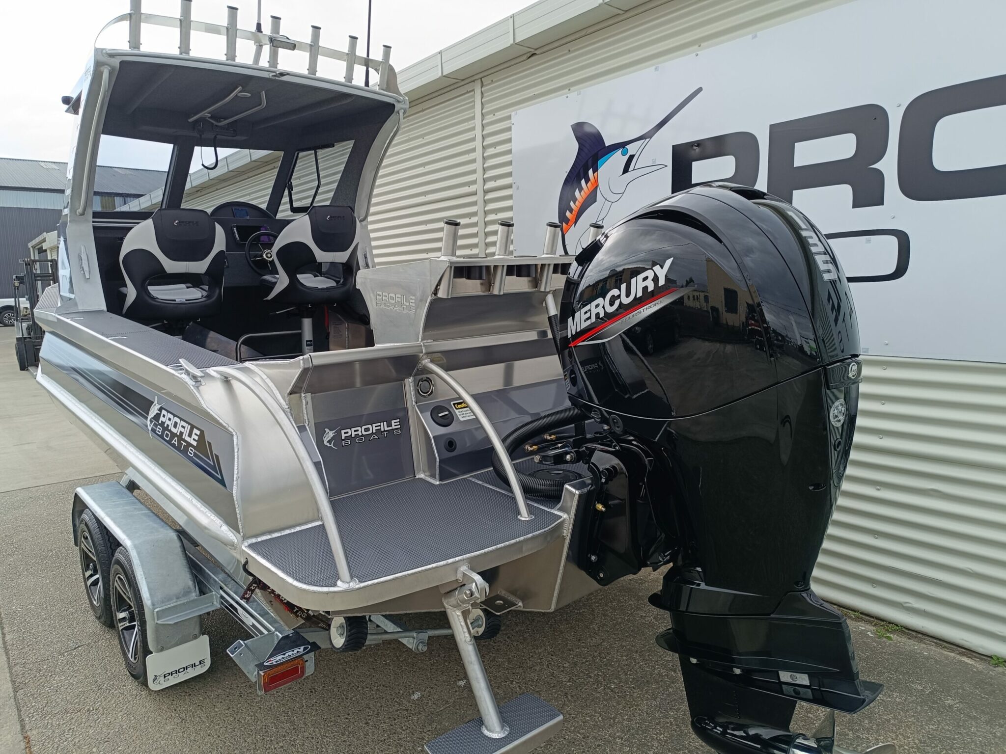 Profile Boats 585H Sport Mercury 135XL