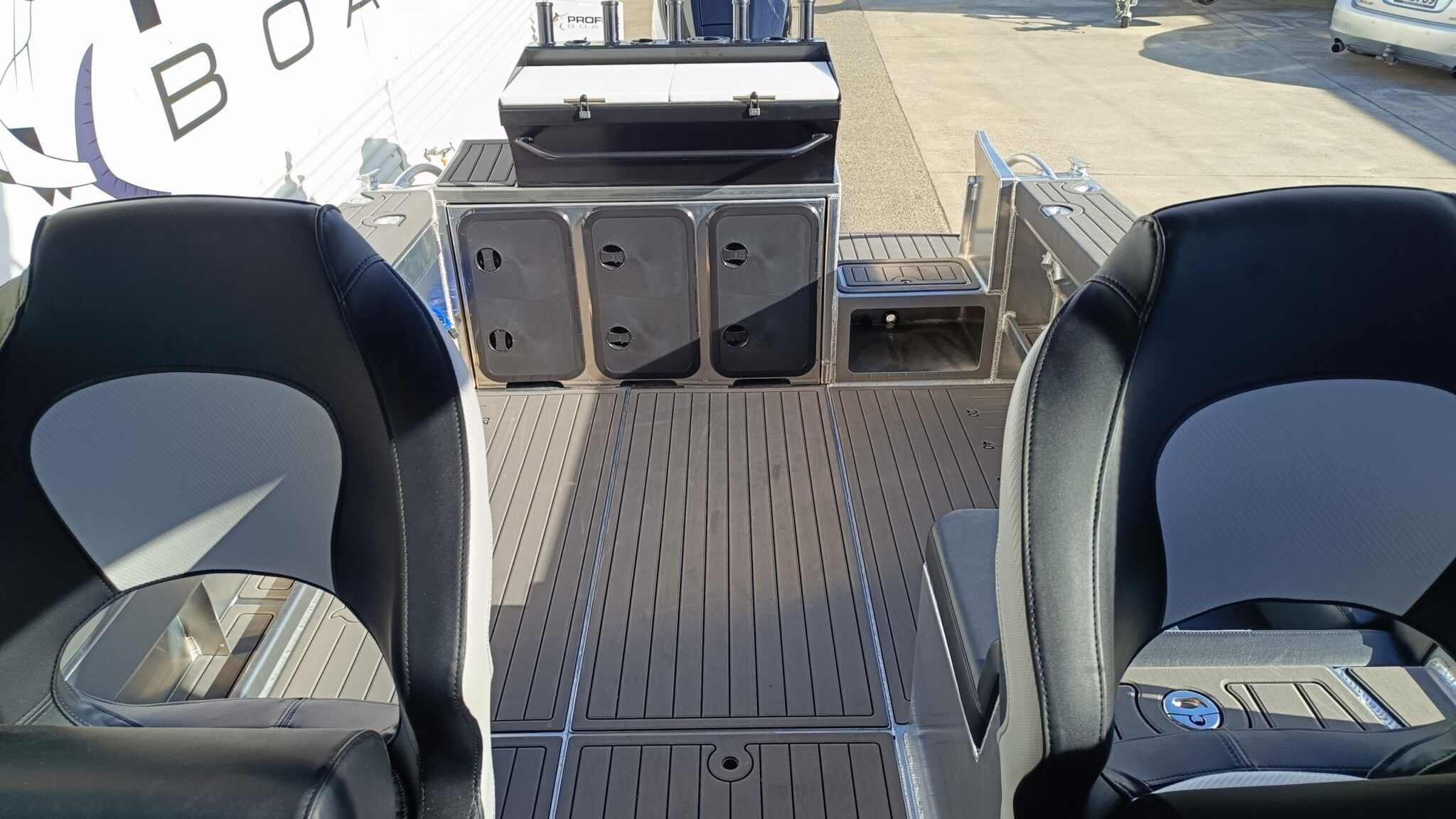 Profile Boats 635H Limited Mercury 225 V6