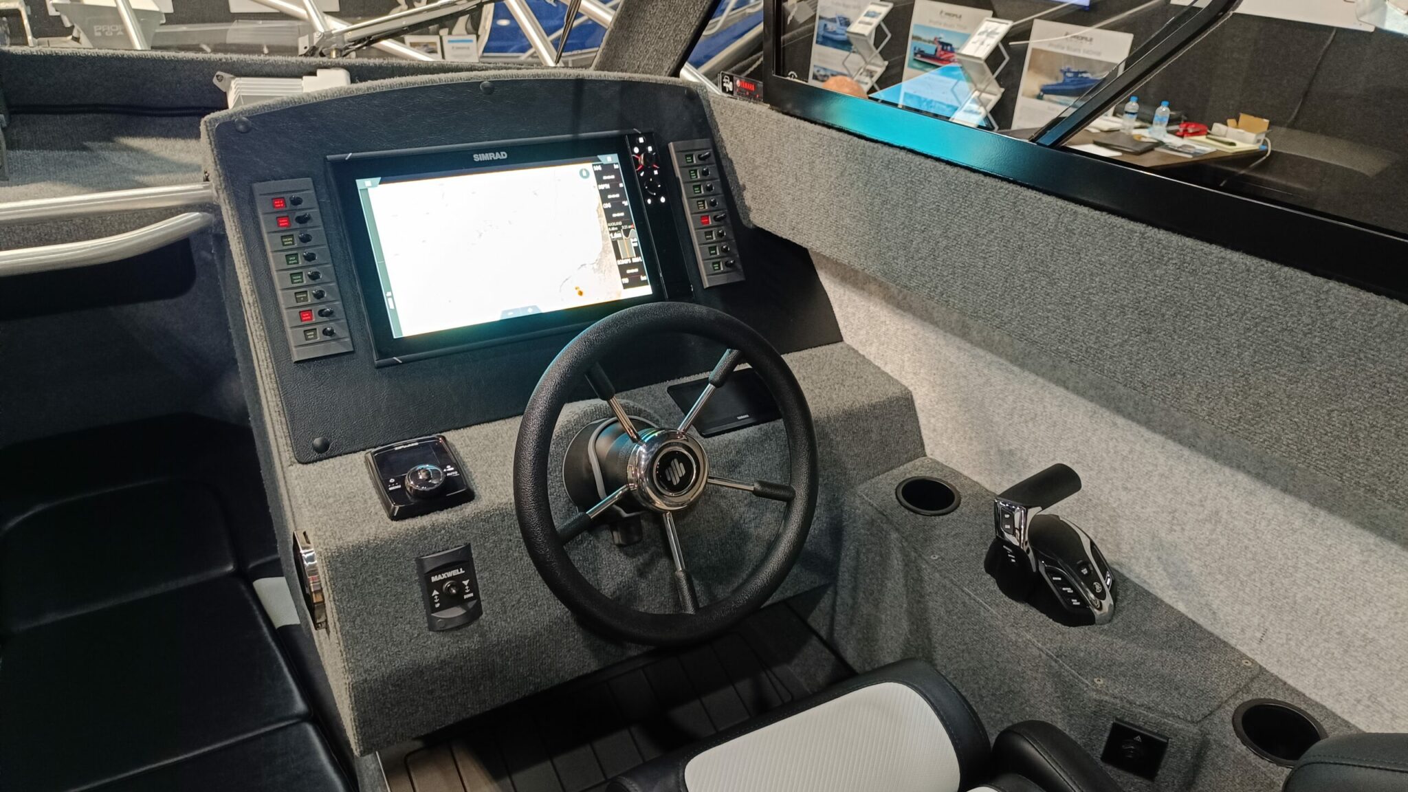 Profile Boats 785H Limited Yamaha F300