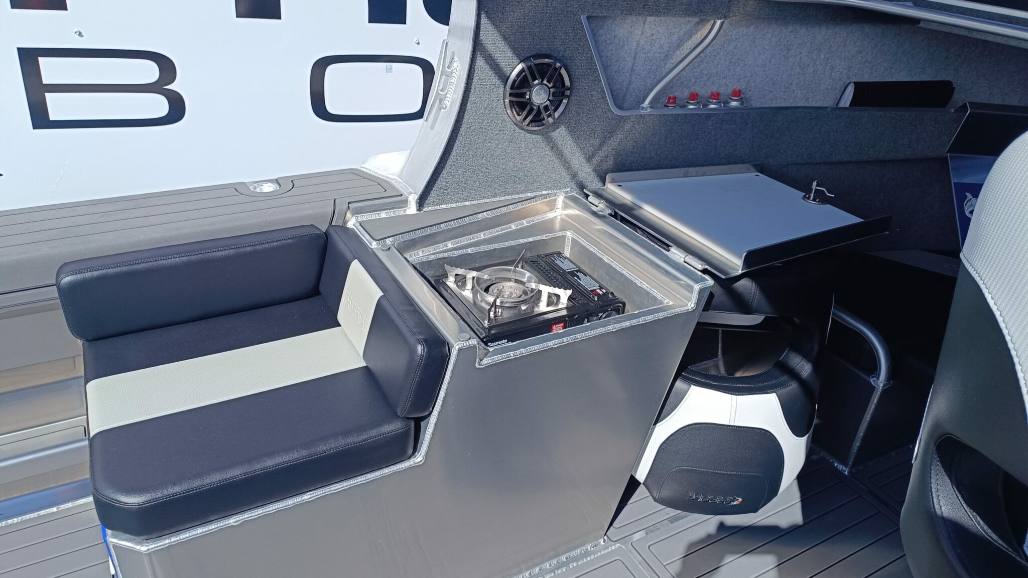 Profile Boats 635H Limited Yamaha F200XC