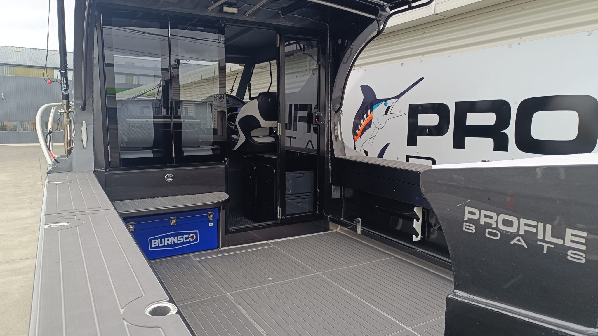 Profile Boats 800HW Platinum F425 (2021)