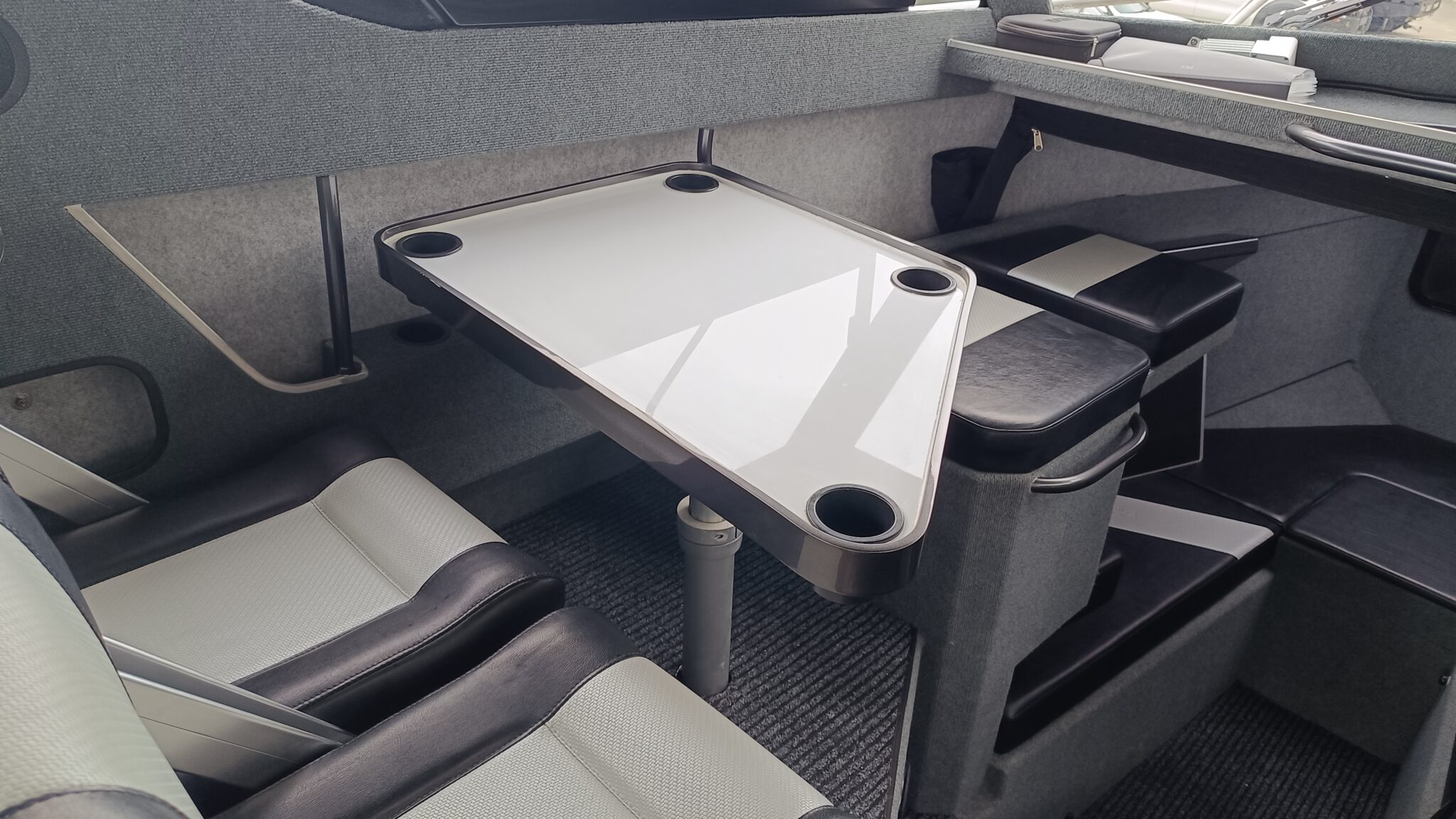 Profile Boats 800HW Platinum F425 (2021)