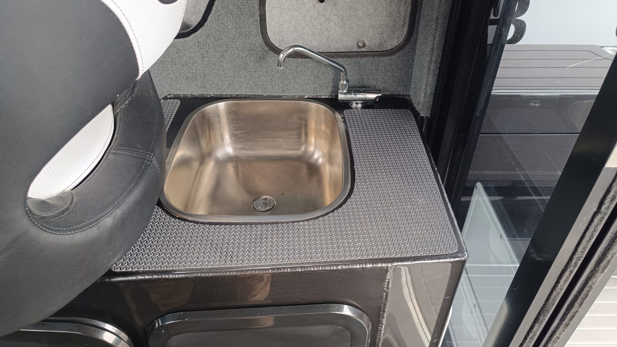 Profile Boats 800HW Platinum F425 (2021)