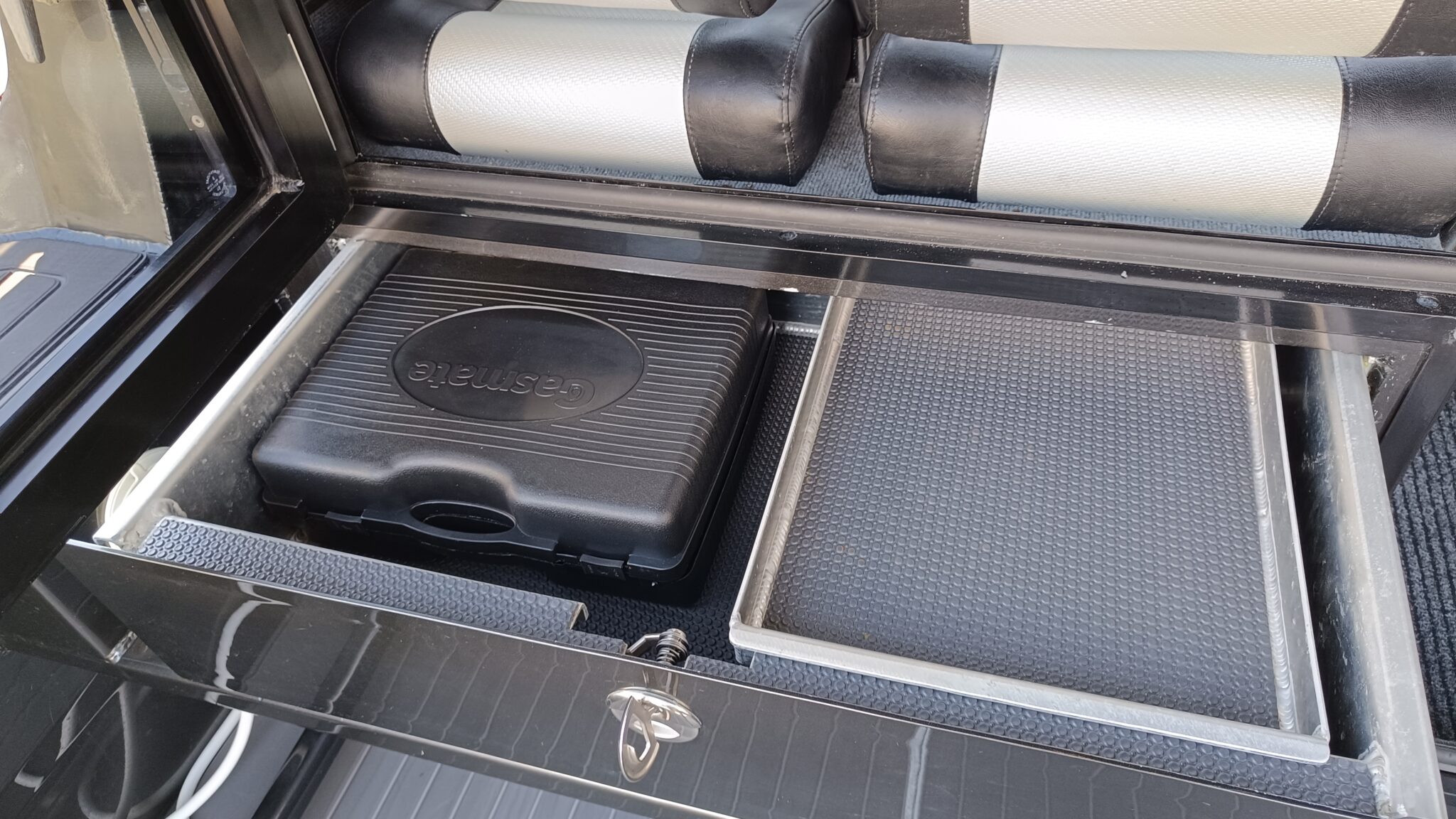 Profile Boats 800HW Platinum F425 (2021)