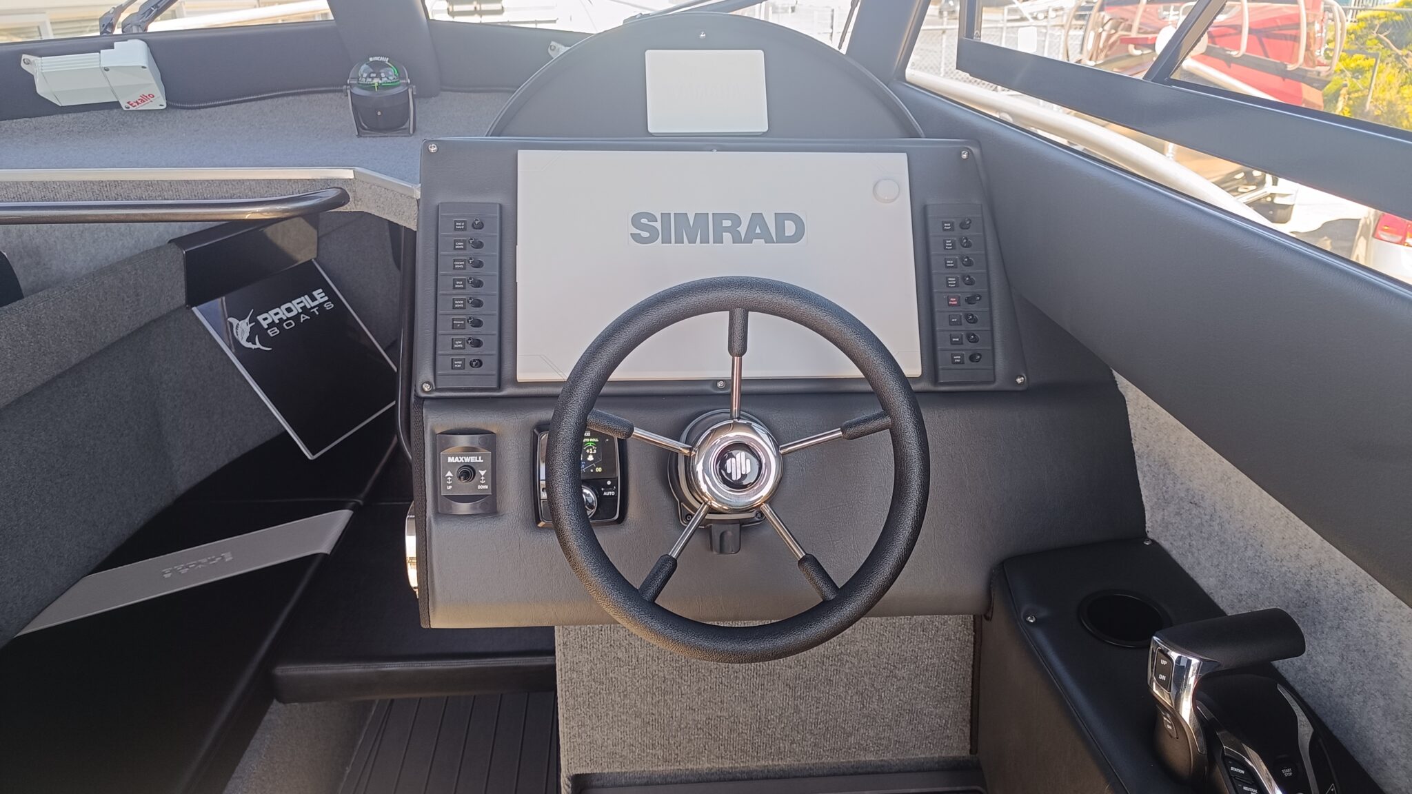 Profile Boats 735H Platinum Yamaha F250XSB
