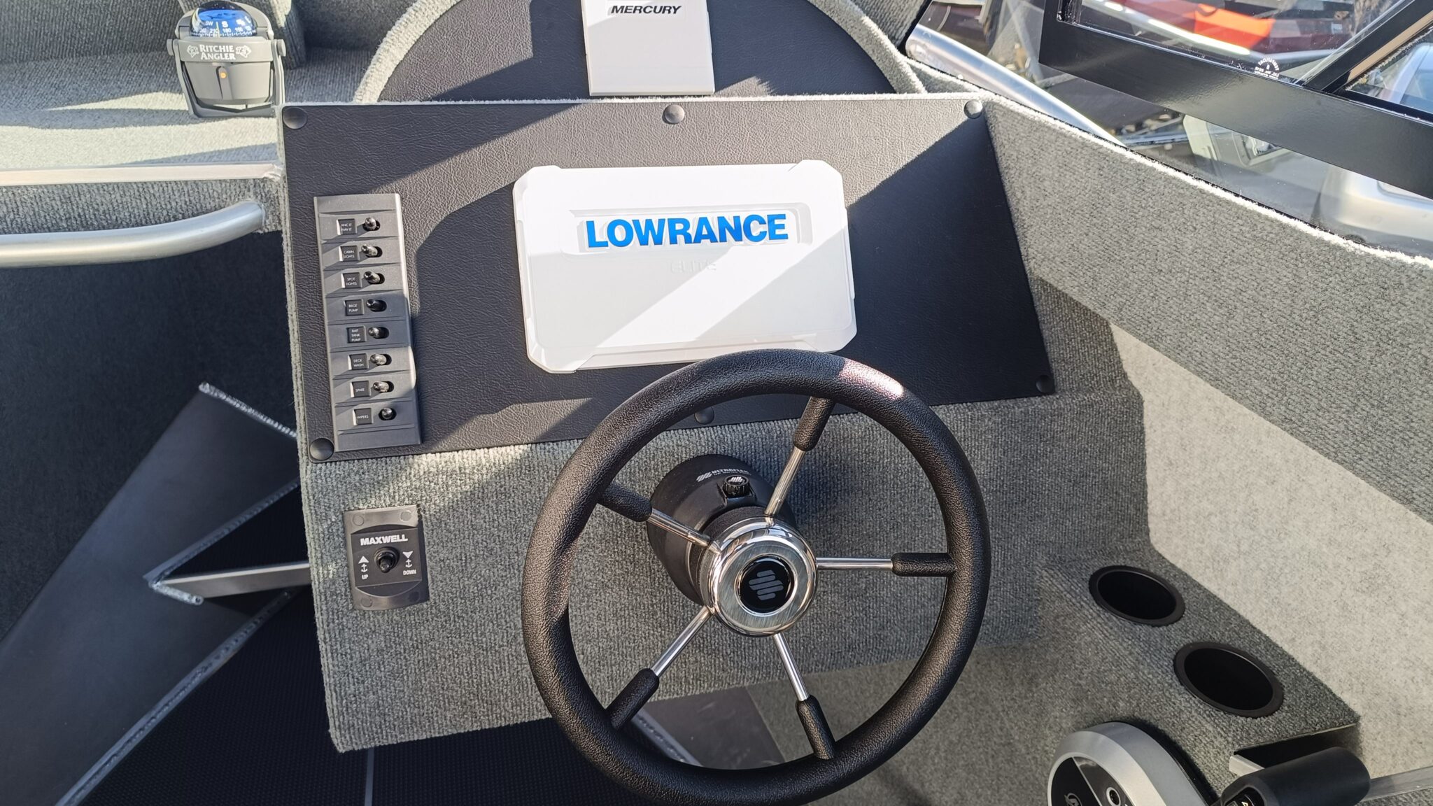 Profile Boats 585H Sport Mercury 135XL