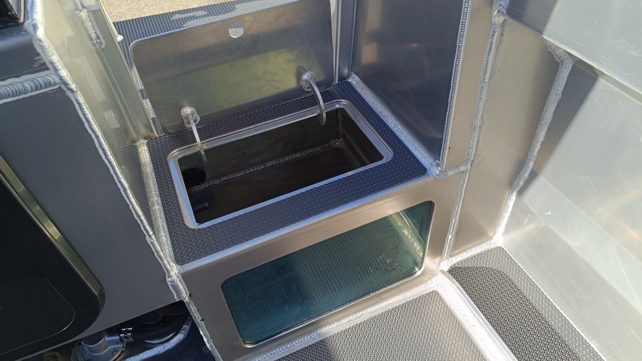 Profile Boats 585H Sport Mercury 135XL