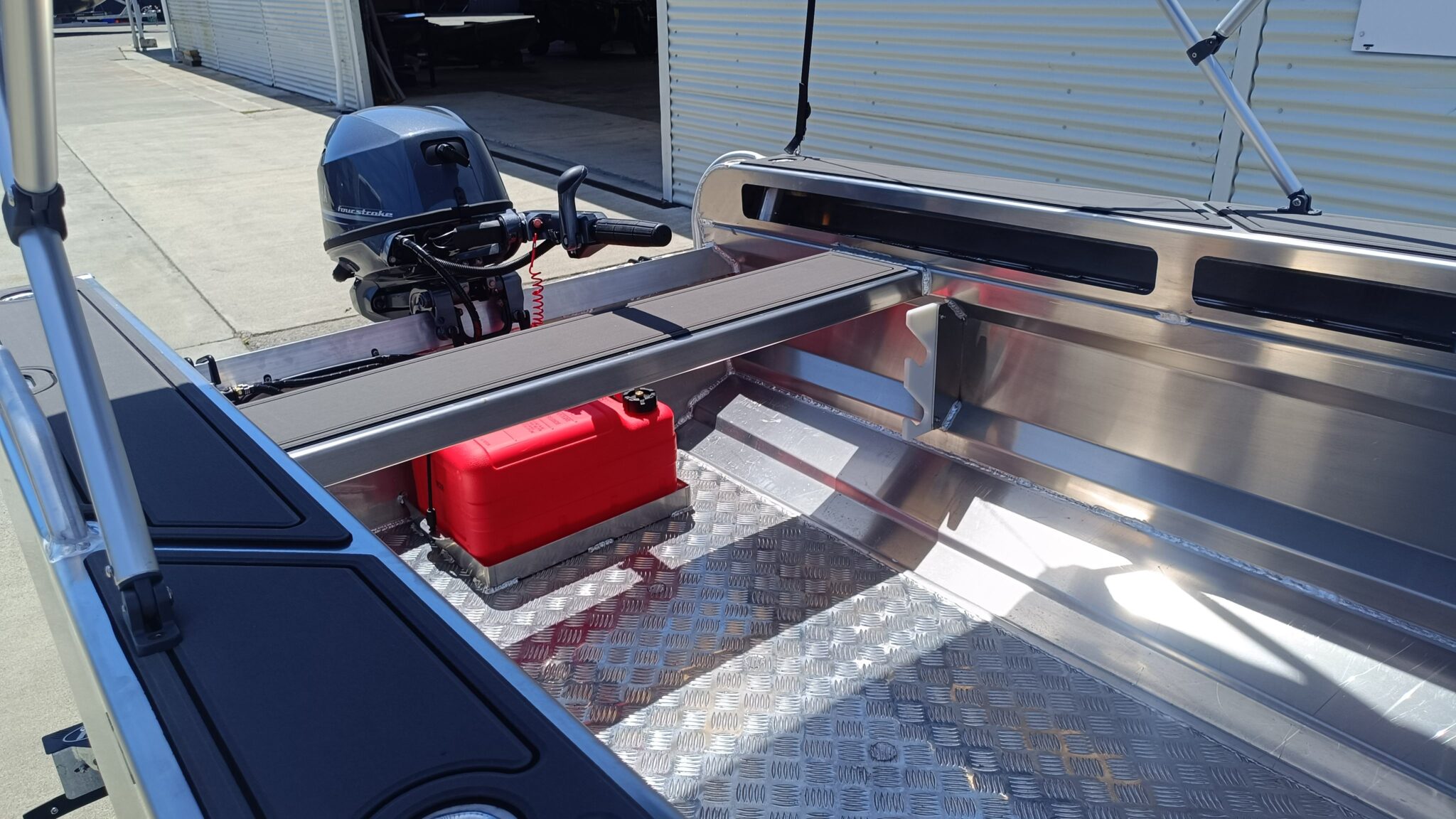 Profile Boats 1410D Dive Yam F25