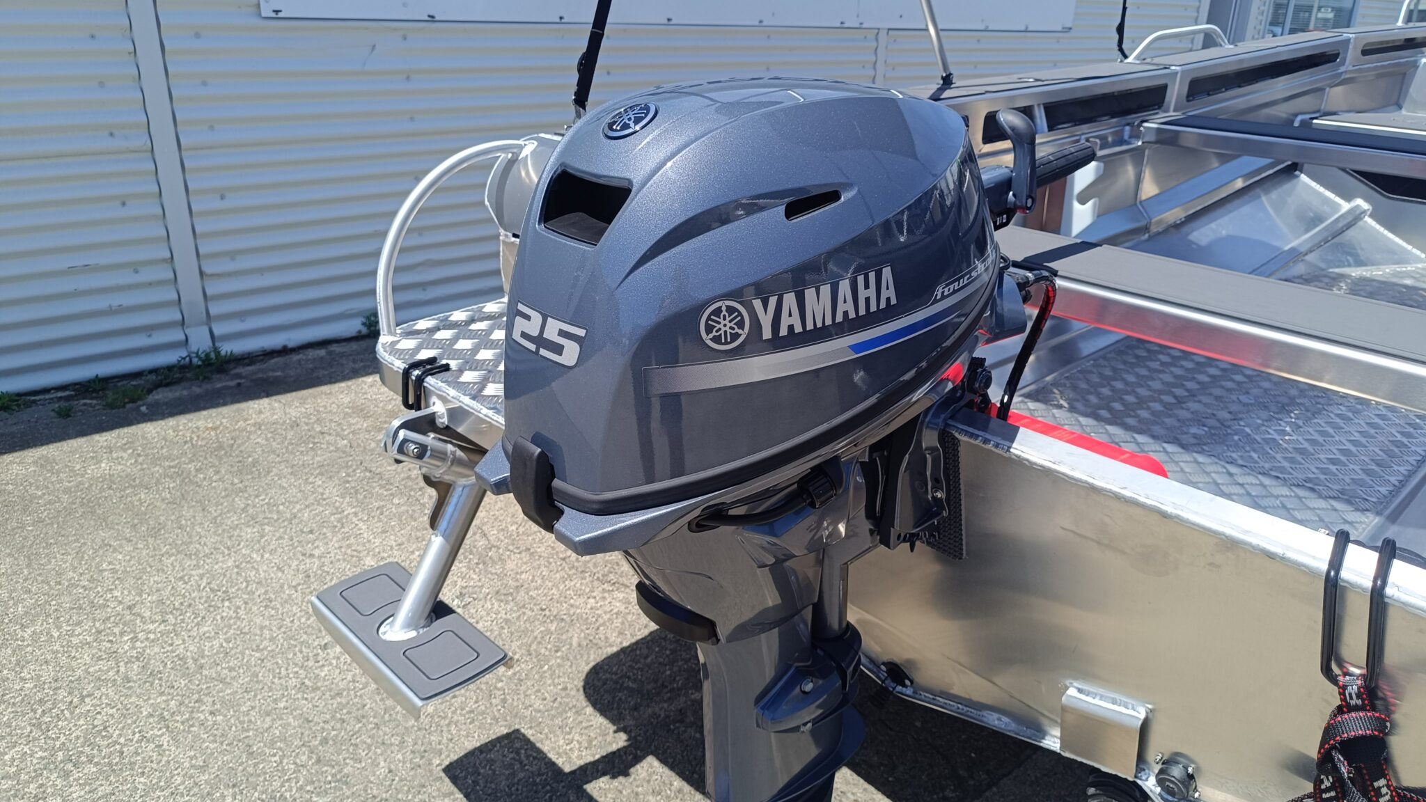 Profile Boats 1410D Dive Yam F25
