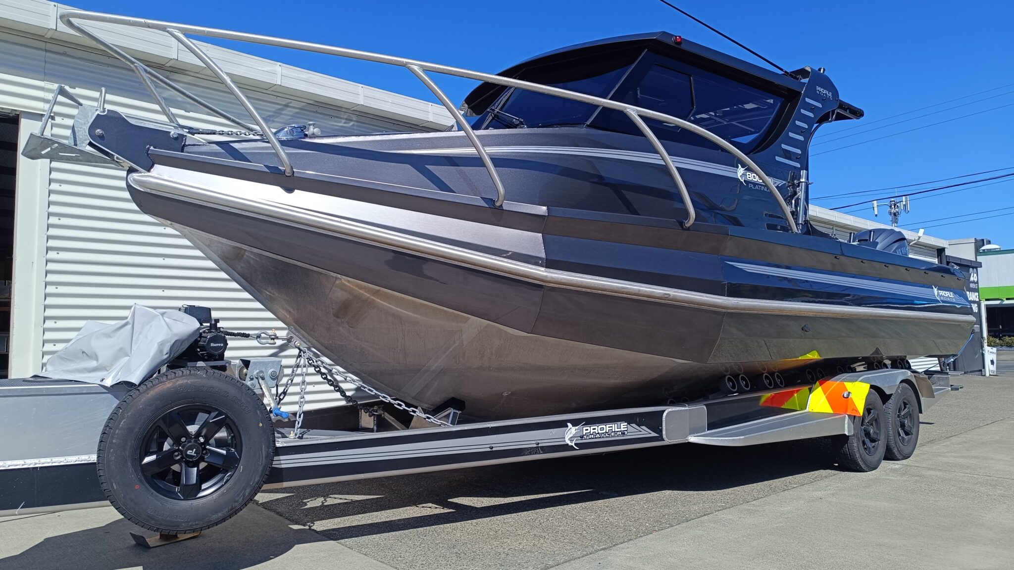 Profile Boats 800HW Platinum F425 (2021)