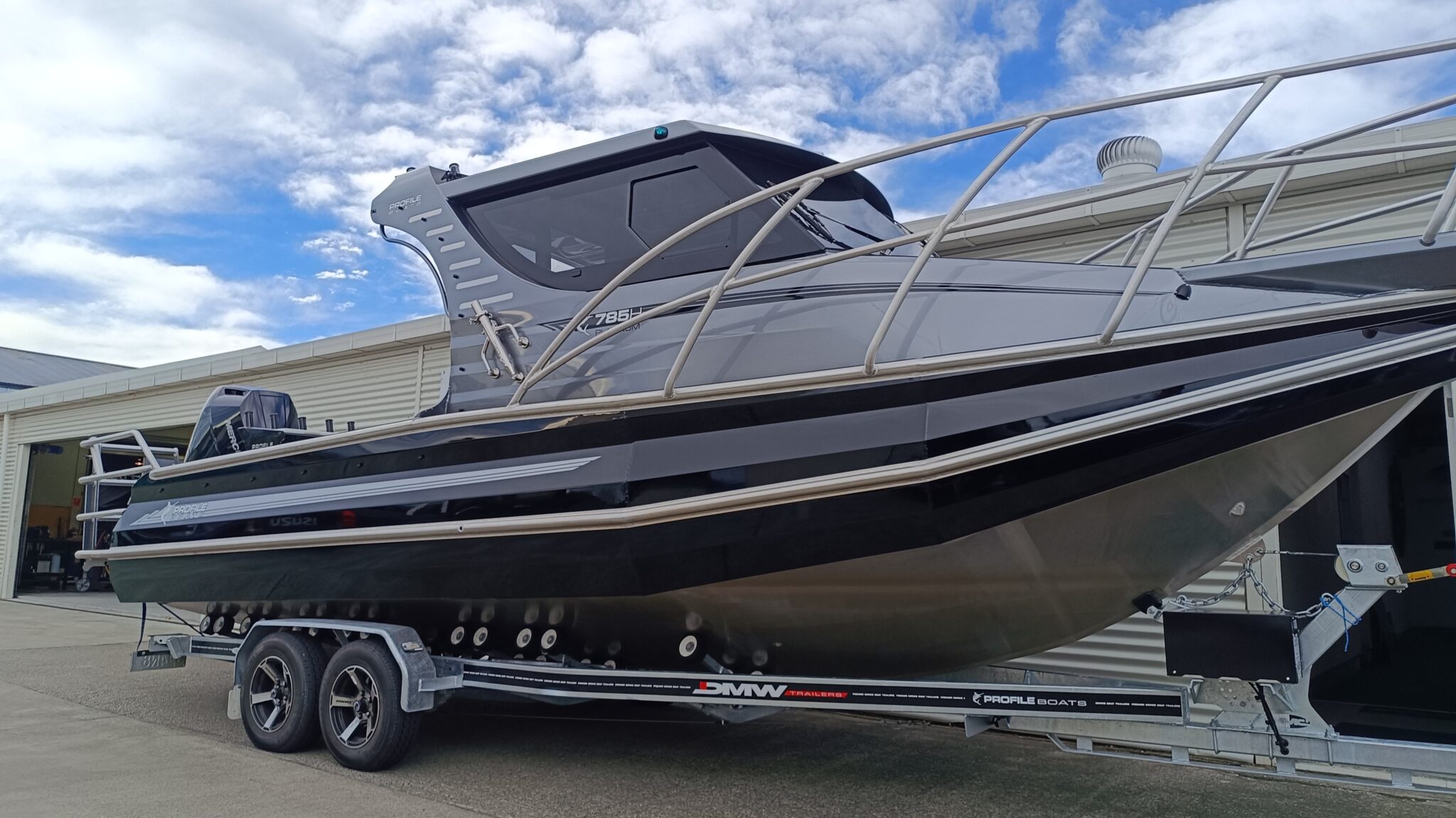 Profile Boats 785H Platinum Mercury 425 V10