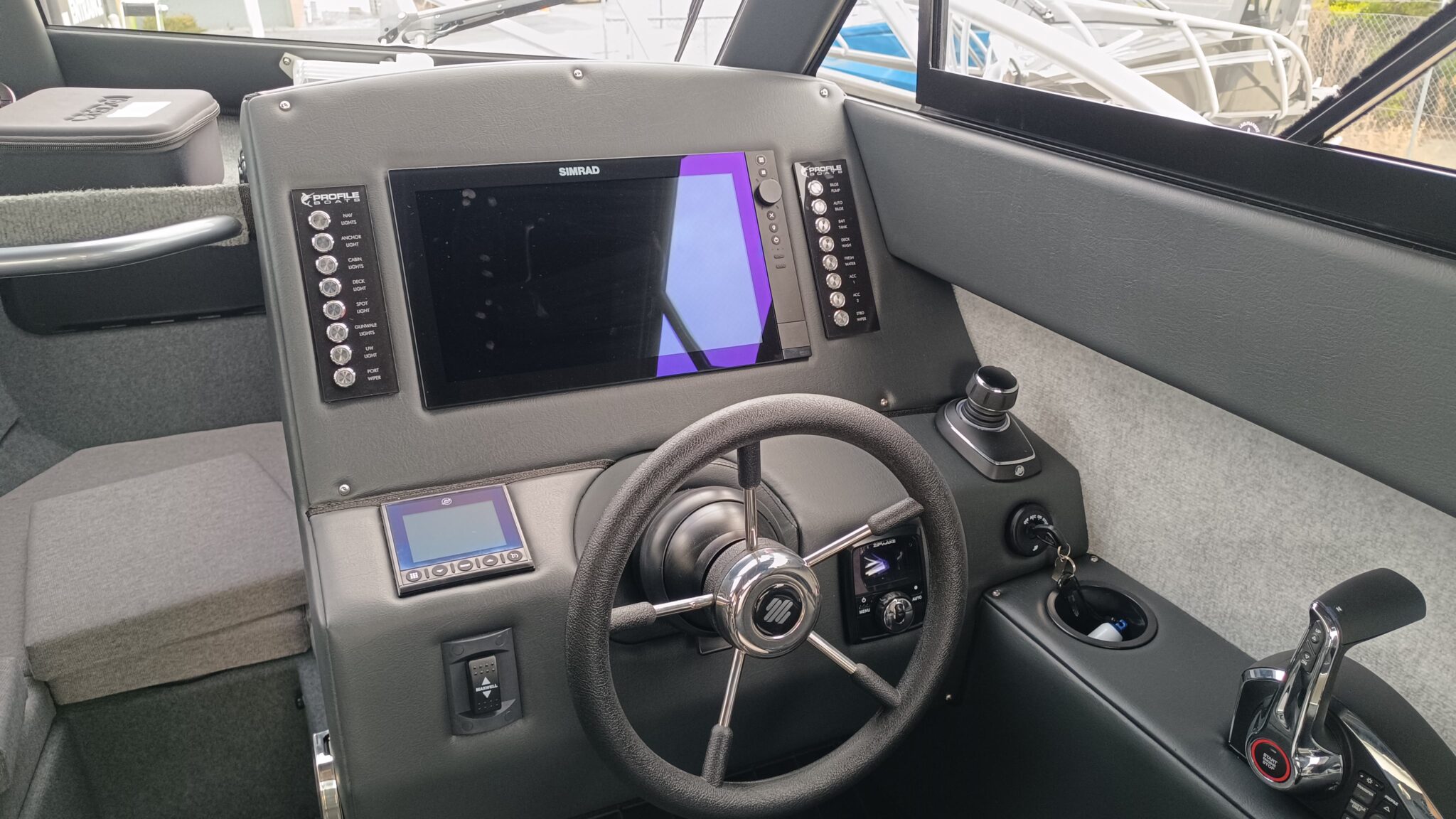 Profile Boats 785H Platinum Mercury 425 V10
