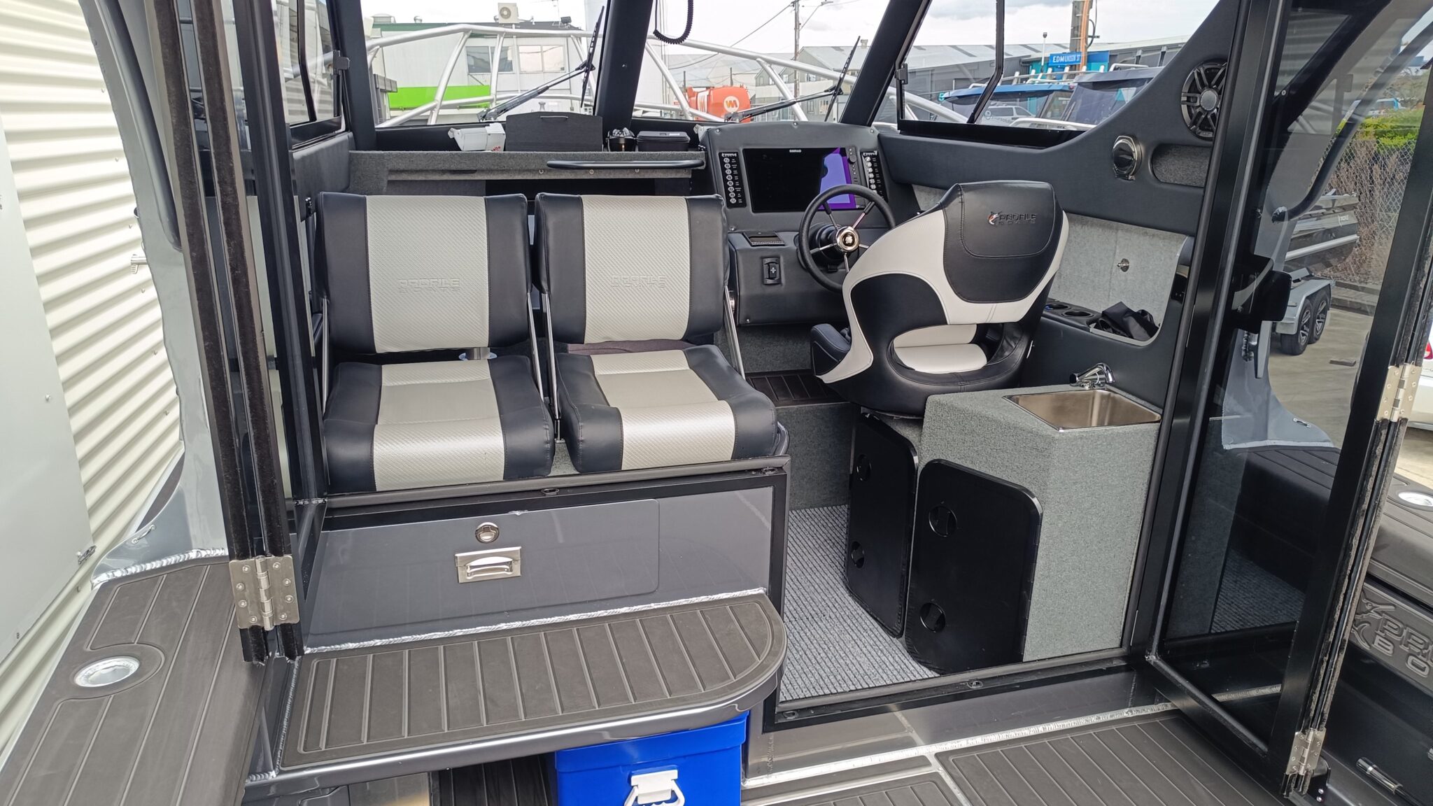 Profile Boats 785H Platinum Mercury 425 V10