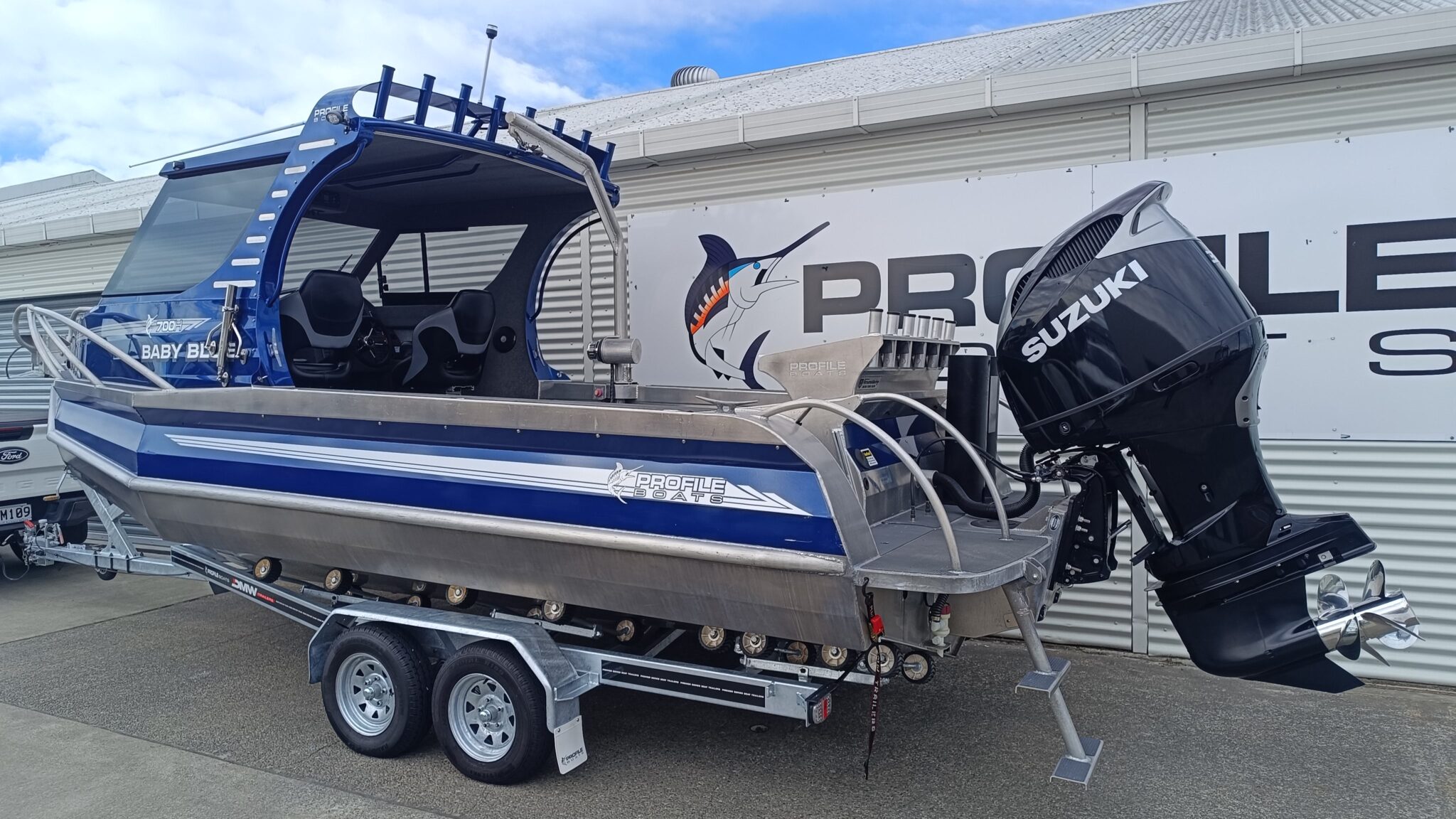 Profile Boats 700H (2015) Suzuki 325hp