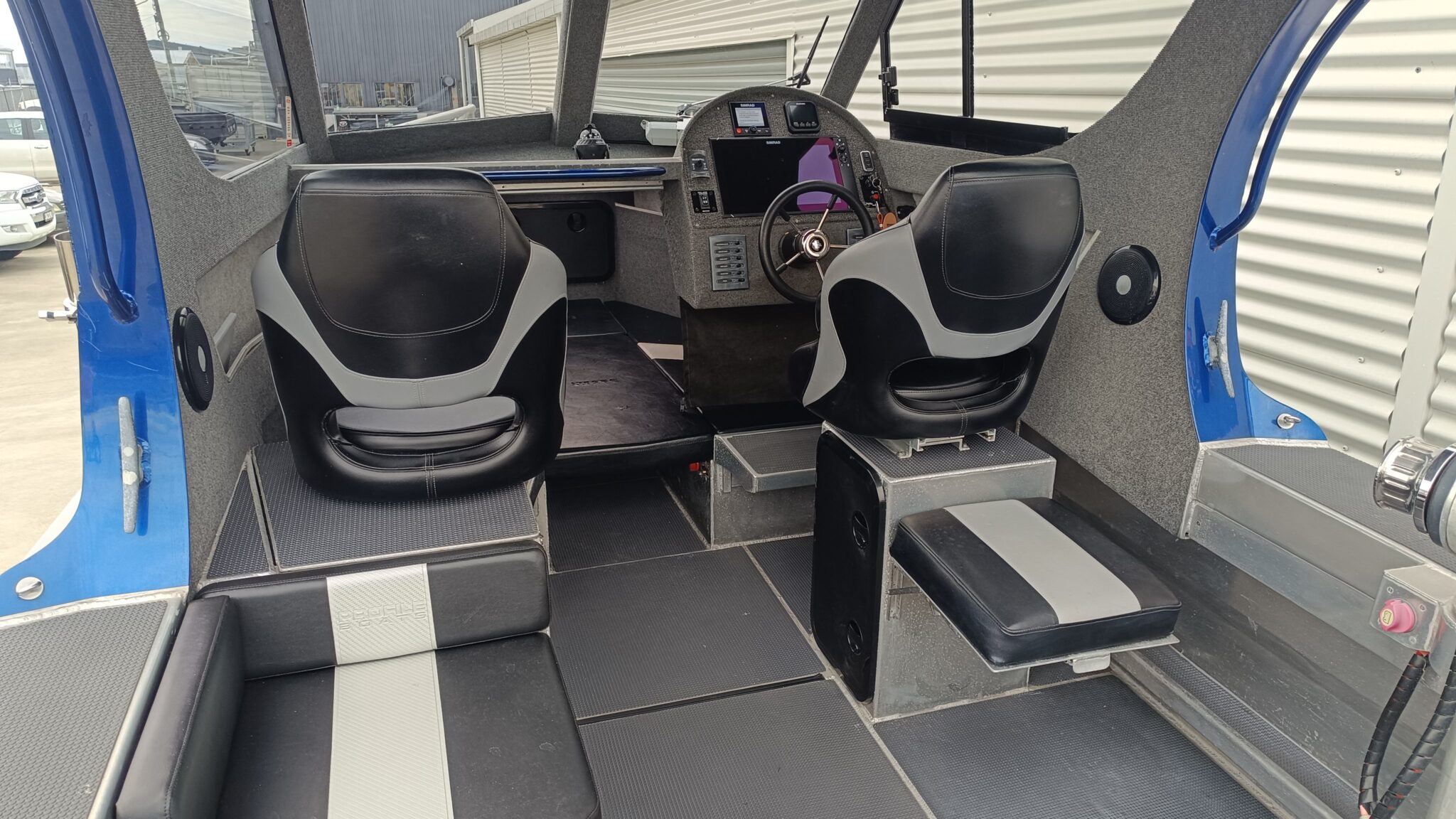 Profile Boats 700H (2015) Suzuki 325hp