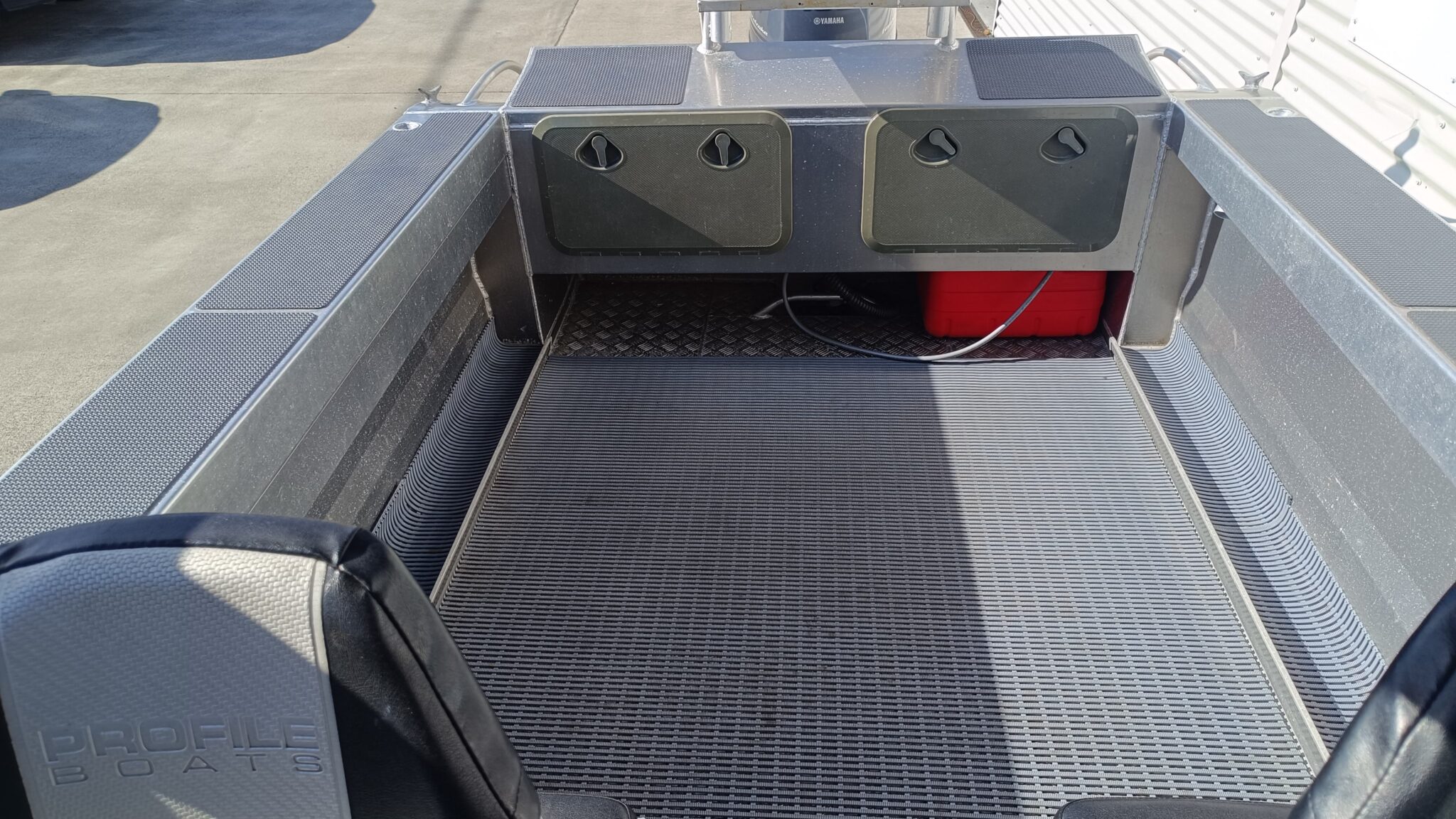 Profile Boats 545C (2016) Yamaha F100