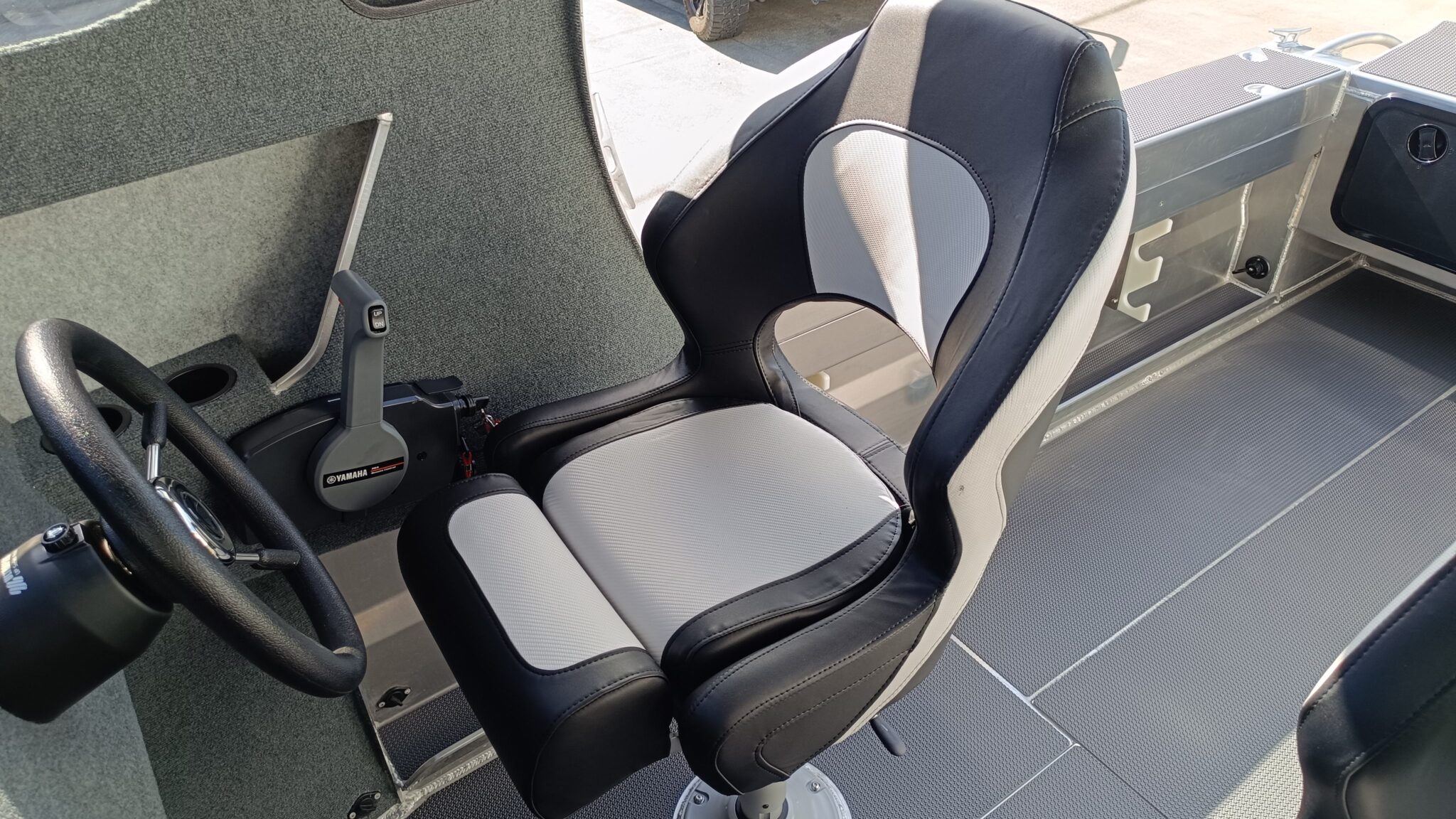 Profile Boats 585H Sport Yamaha F150